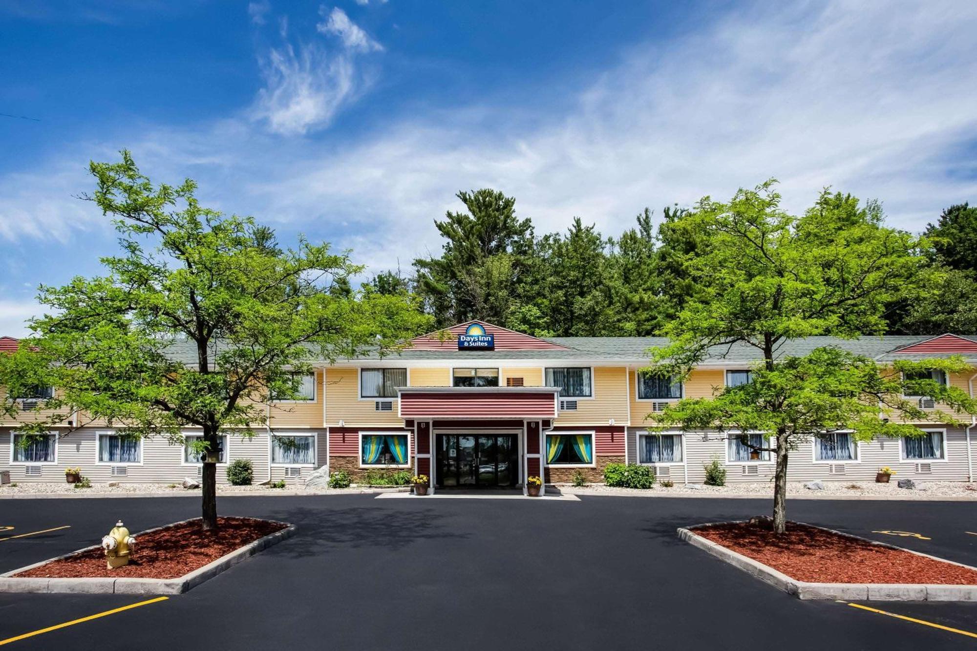 Days Inn & Suites By Wyndham Stevens Point Zewnętrze zdjęcie